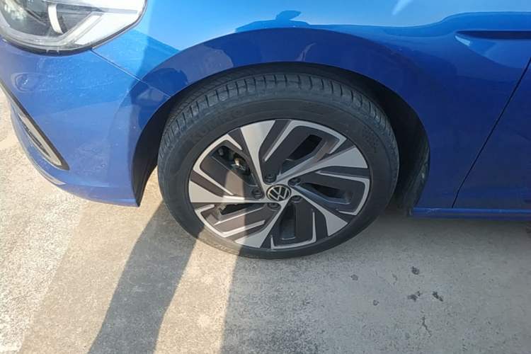 Used Volkswagen Bora 2023 200TSI DSG SmartDrive PRO Edition Left Front Wheel Hub
