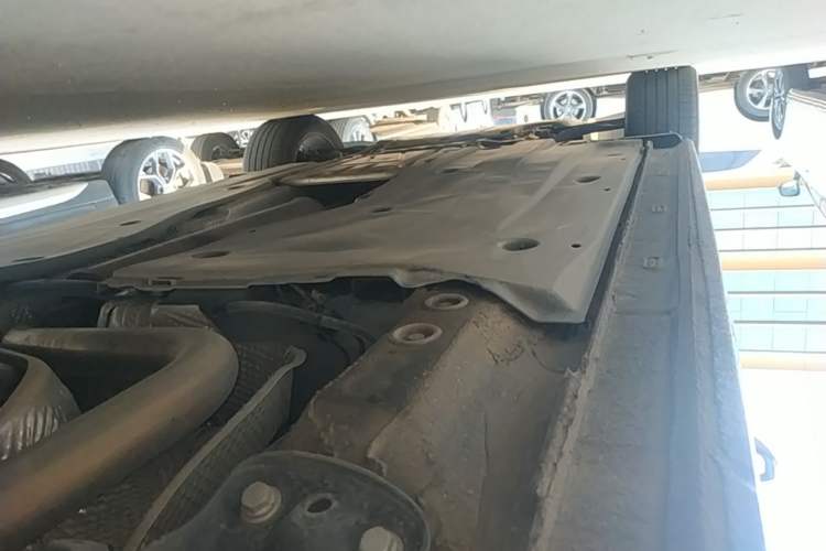 Used Volkswagen Bora 2023 200TSI DSG SmartDrive PRO Edition Left Side Sill