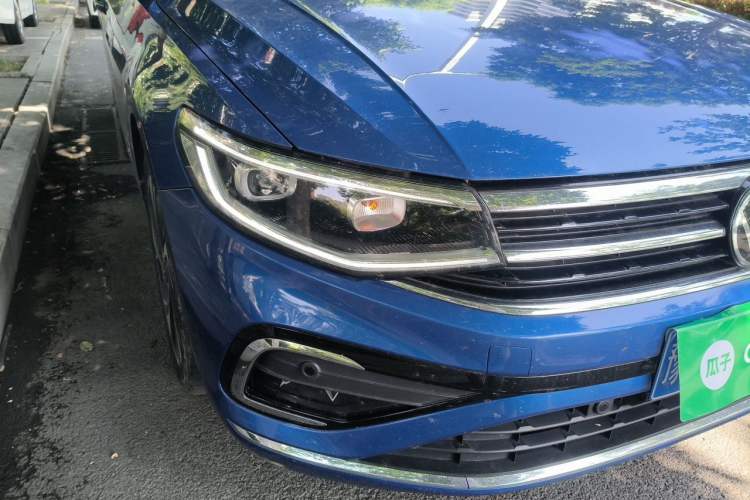 Used Volkswagen Bora 2023 200TSI DSG SmartDrive PRO Edition Right Front Headlight