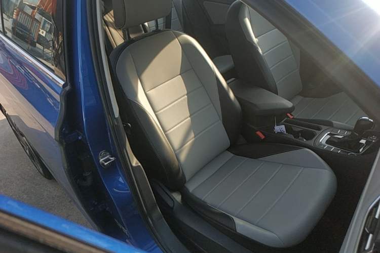 Used Volkswagen Bora 2023 200TSI DSG SmartDrive PRO Edition Right Front Seat