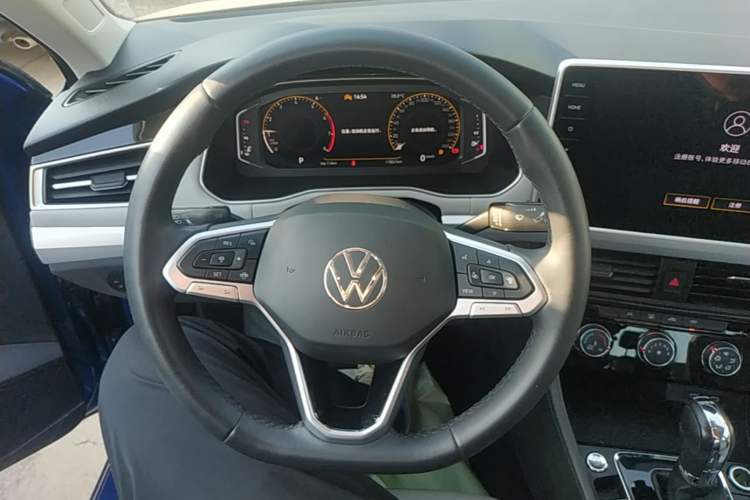 Used Volkswagen Bora 2023 200TSI DSG SmartDrive PRO Edition Steering Wheel