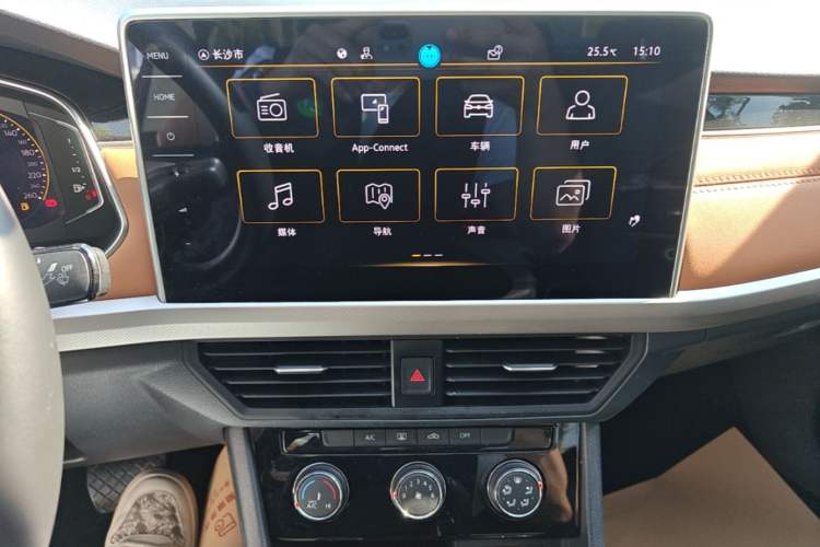 Used Volkswagen Bora 2023 200TSI DSG YueXing PRO Edition Audio And AC Panel