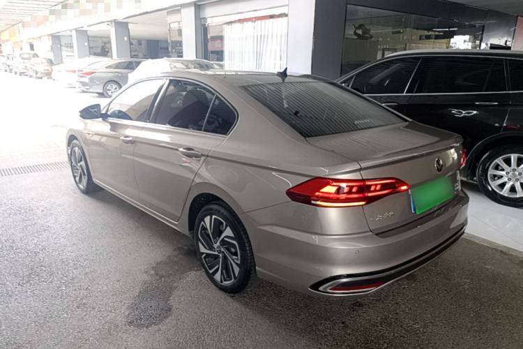 Used Volkswagen Bora 2023 300TSI DSG Prestige Edition Exterior 2