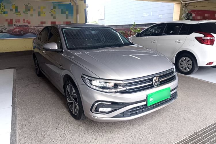 Used Volkswagen Bora 2023 300TSI DSG Prestige Edition Front Right 45 Deg