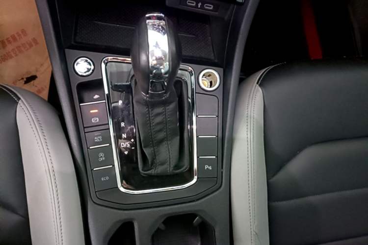 Used Volkswagen Bora 2023 300TSI DSG Prestige Edition Gear Lever