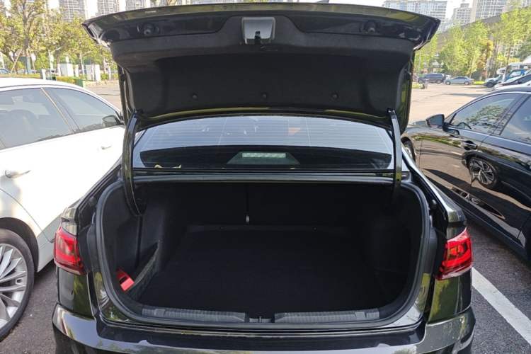 Used Volkswagen Bora 2023 200TSI DSG YueXing PRO Edition Trunk