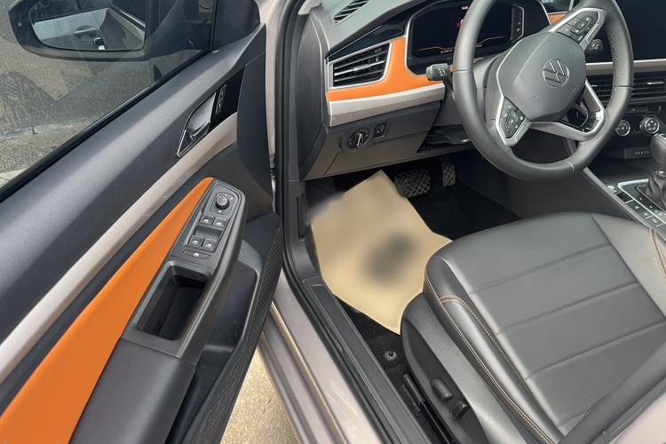 Used Volkswagen Bora 2023 200TSI DSG YueXing PRO Edition Audio And AC Panel