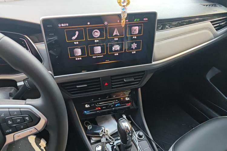 Used Volkswagen Bora 2023 280TSI DSG Prestige Edition Audio And AC Panel