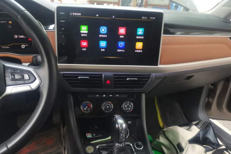 Used Volkswagen Bora 2023 200TSI DSG YueXing PRO Edition Audio And AC Panel