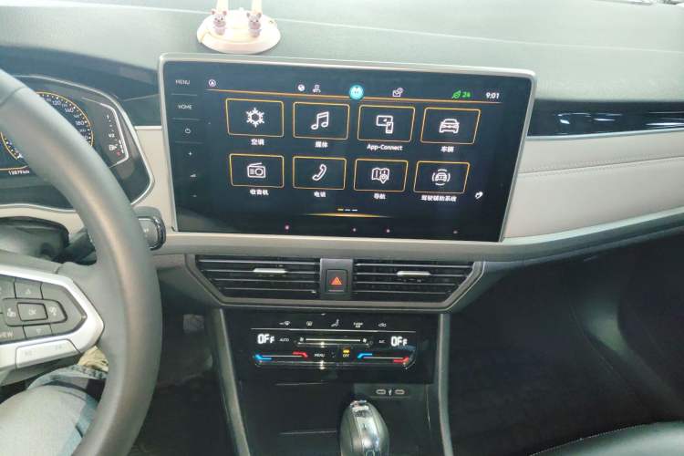 Used Volkswagen Bora 2023 300TSI DSG Prestige Edition Audio And AC Panel