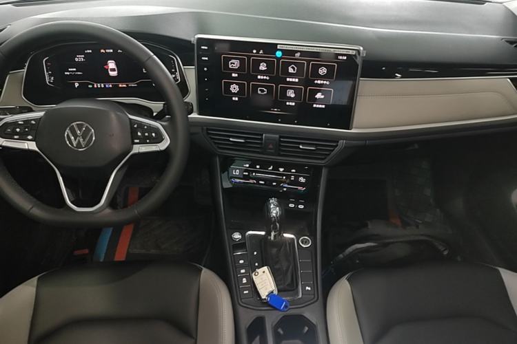 Used Volkswagen Bora 2023 300TSI DSG Prestige Edition Center Console