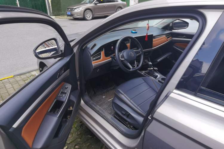 Used Volkswagen Bora 2023 200TSI DSG YueXing PRO Edition Driver Seat
