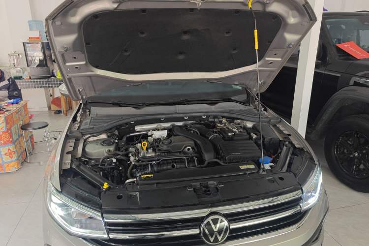 Used Volkswagen Bora 2023 300TSI DSG Prestige Edition Engine Bay