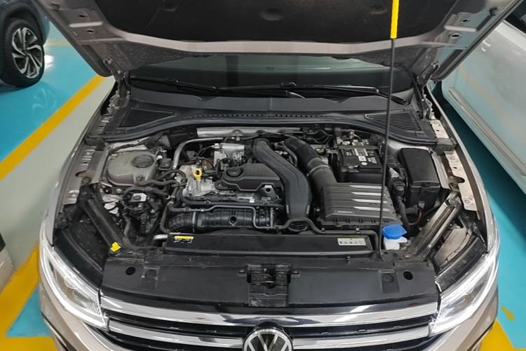 Used Volkswagen Bora 2023 300TSI DSG Prestige Edition Engine Bay