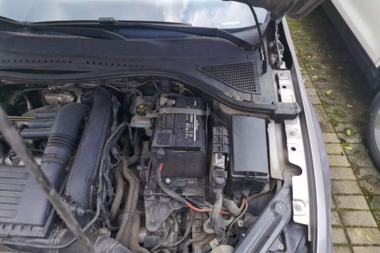 Used Volkswagen Bora 2023 200TSI DSG YueXing PRO Edition Engine Bay Left