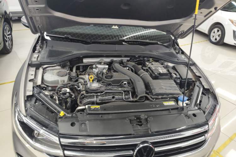 Used Volkswagen Bora 2023 300TSI DSG Prestige Edition Engine Bay