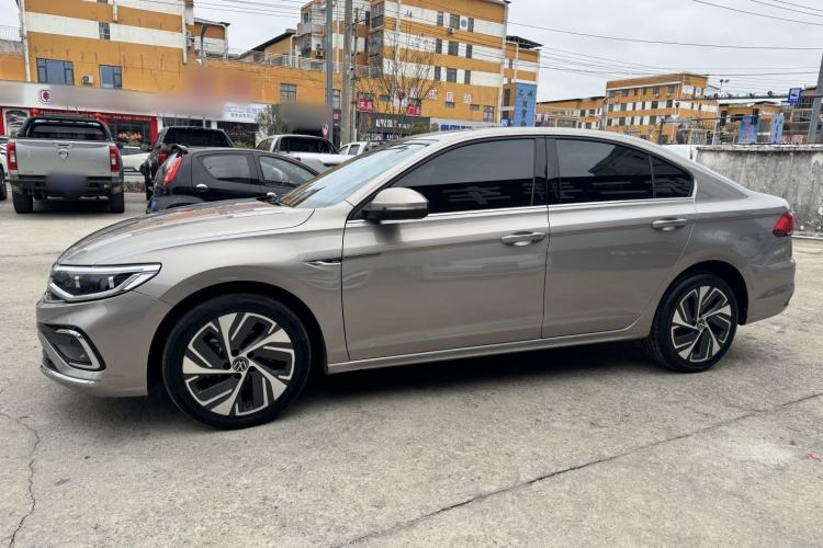 Used Volkswagen Bora 2023 300TSI DSG Prestige Edition Exterior 3