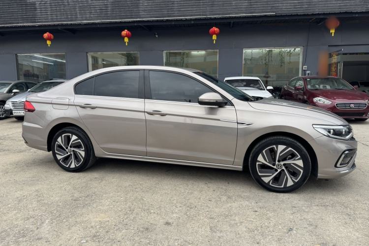 Used Volkswagen Bora 2023 300TSI DSG Prestige Edition Exterior 4