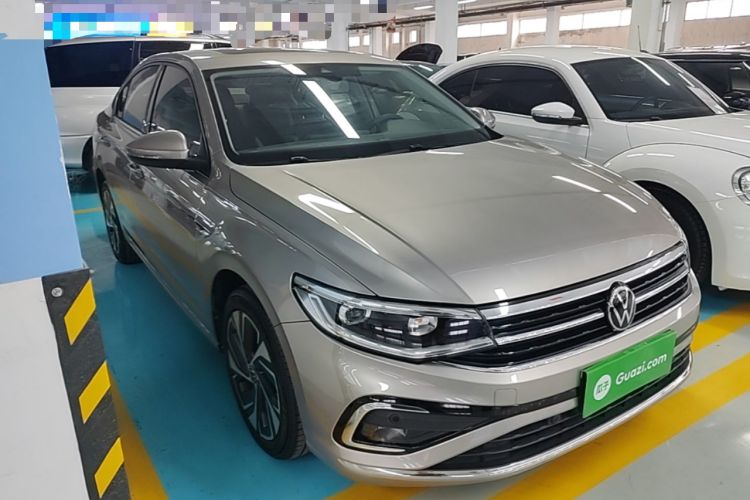 Used Volkswagen Bora 2023 300TSI DSG Prestige Edition Front Right 45 Deg