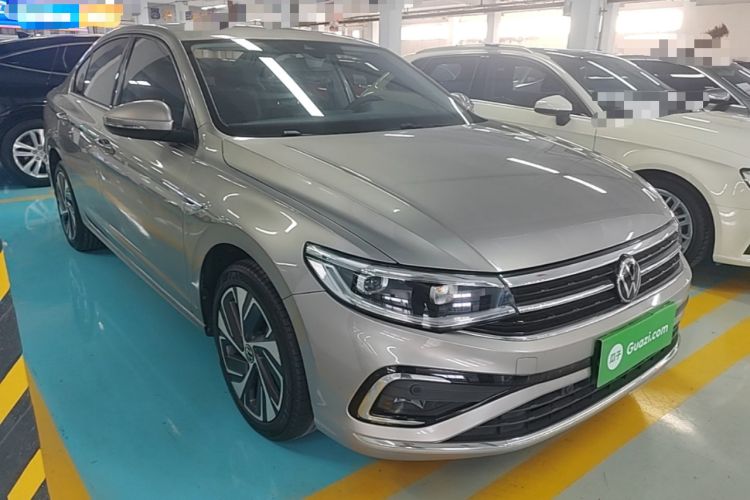 Used Volkswagen Bora 2023 300TSI DSG Prestige Edition Front Right 45 Deg