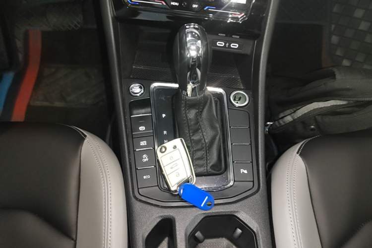 Used Volkswagen Bora 2023 300TSI DSG Prestige Edition Gear Lever