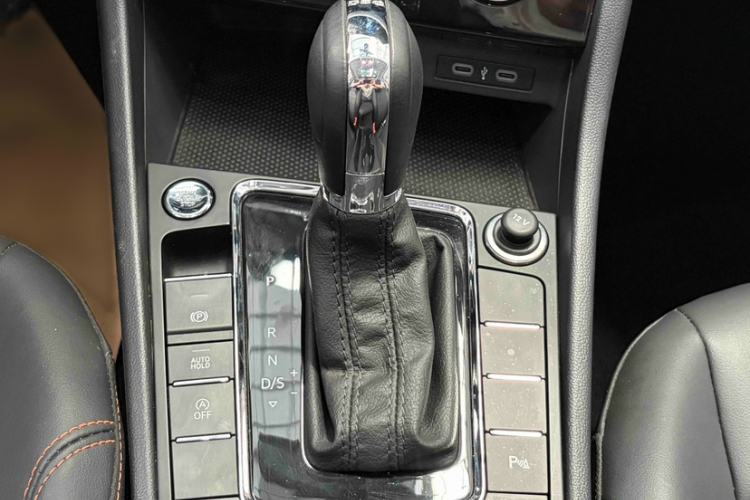 Used Volkswagen Bora 2023 200TSI DSG YueXing PRO Edition Gear Lever