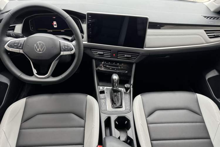 Used Volkswagen Bora 2023 300TSI DSG Prestige Edition Interior 1