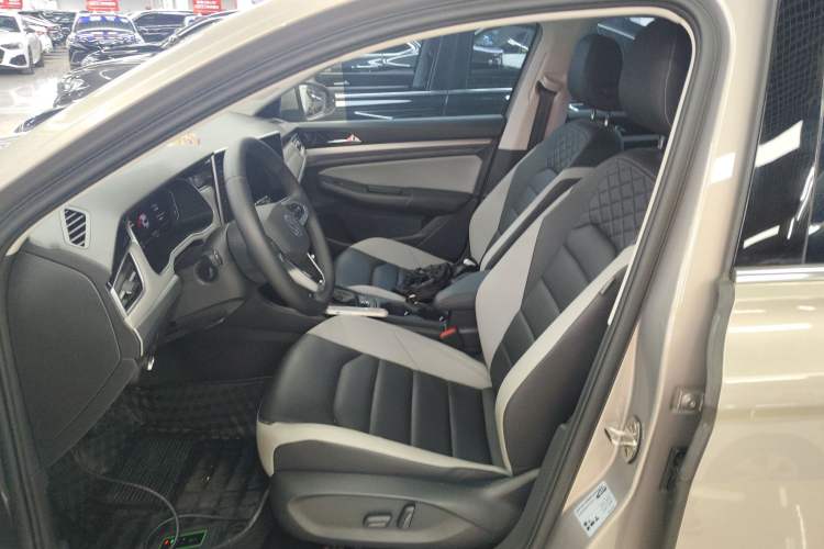 Used Volkswagen Bora 2023 300TSI DSG Prestige Edition Left Front Seat