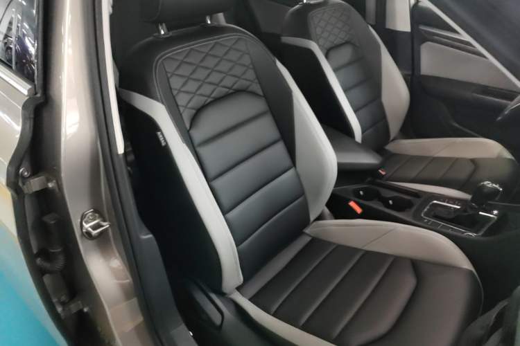 Used Volkswagen Bora 2023 300TSI DSG Prestige Edition Right Front Seat