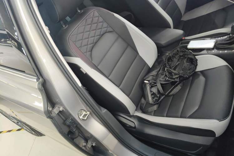 Used Volkswagen Bora 2023 300TSI DSG Prestige Edition Right Front Seat