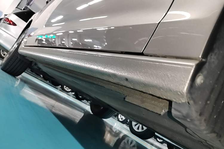 Used Volkswagen Bora 2023 300TSI DSG Prestige Edition Right Side Sill