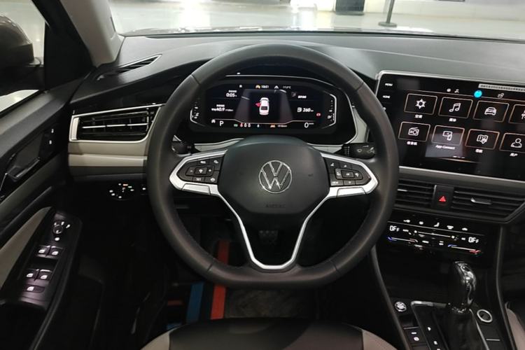 Used Volkswagen Bora 2023 300TSI DSG Prestige Edition Steering Wheel