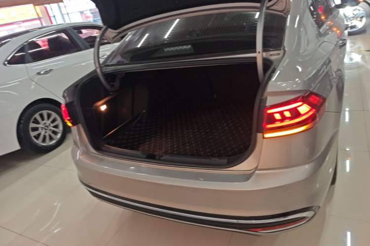 Used Volkswagen Bora 2023 280TSI DSG Prestige Edition Trunk