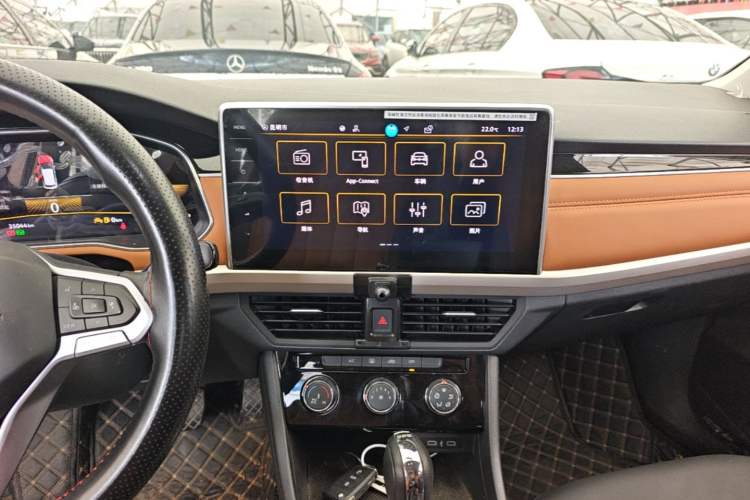 Used Volkswagen Bora 2023 280TSI DSG Comfort Edition Audio And AC Panel
