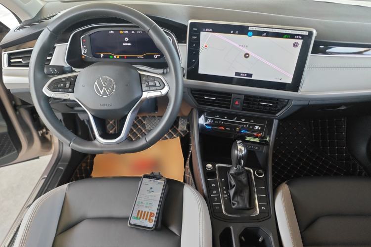 Used Volkswagen Bora 2023 300TSI DSG Prestige Edition Center Console