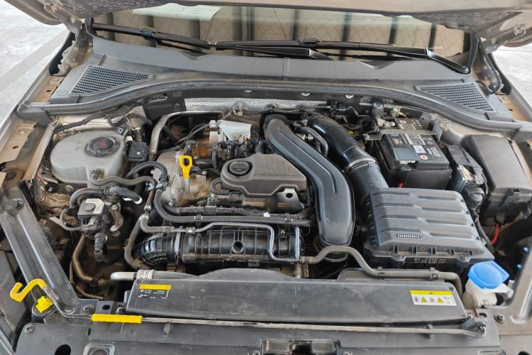 Used Volkswagen Bora 2023 300TSI DSG Prestige Edition Engine Bay