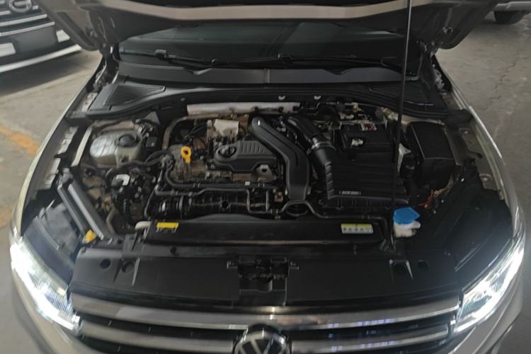 Used Volkswagen Bora 2023 300TSI DSG Prestige Edition Engine Bay