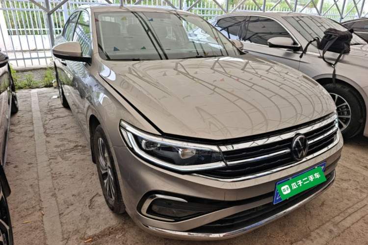 Used Volkswagen Bora 2023 280TSI DSG Comfort Edition Front Right 45 Deg