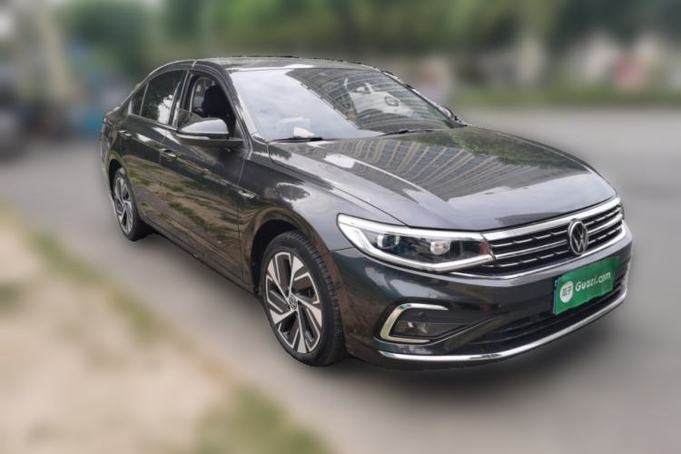 Used Volkswagen Bora 2023 300TSI DSG Prestige Edition Front Right 45 Deg