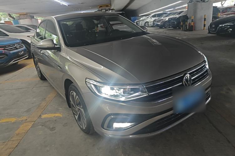 Used Volkswagen Bora 2023 300TSI DSG Prestige Edition Front Right 45 Deg