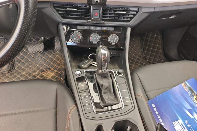 Used Volkswagen Bora 2023 280TSI DSG Comfort Edition Gear Lever