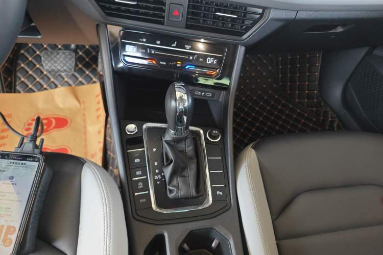 Used Volkswagen Bora 2023 300TSI DSG Prestige Edition Gear Lever