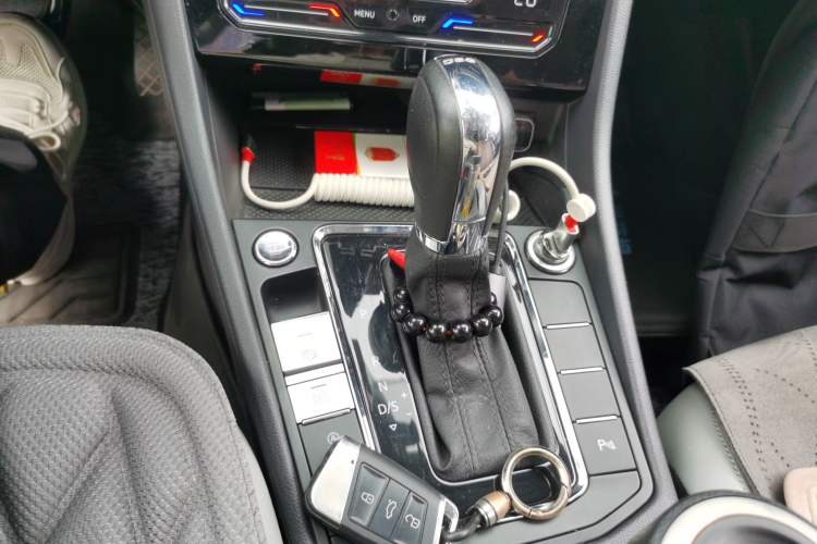 Used Volkswagen Bora 2023 300TSI DSG Prestige Edition Gear Lever