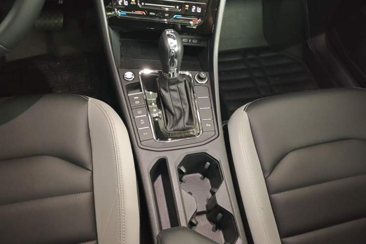 Used Volkswagen Bora 2023 280TSI DSG Prestige Edition Gear Lever