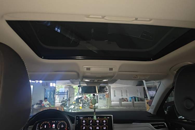 Used Volkswagen Bora 2023 300TSI DSG Prestige Edition Headliner