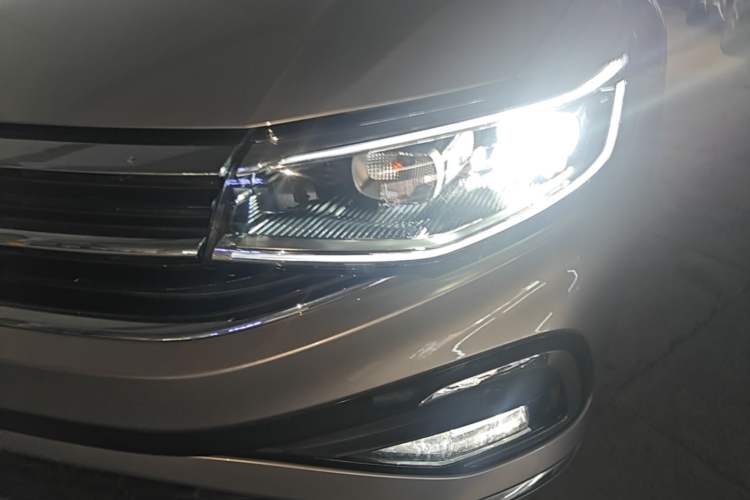 Used Volkswagen Bora 2023 300TSI DSG Prestige Edition Left Front Headlight