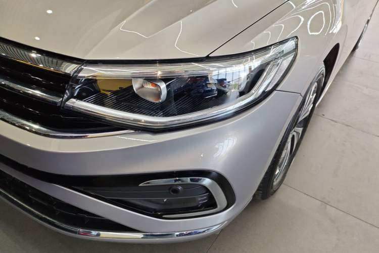 Used Volkswagen Bora 2023 200TSI DSG Smart Drive Version Left Front Headlight