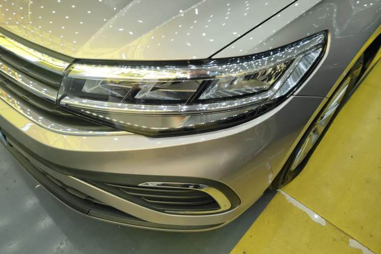 Used Volkswagen Bora 2023 200TSI DSG Comfort Edition Left Front Headlight