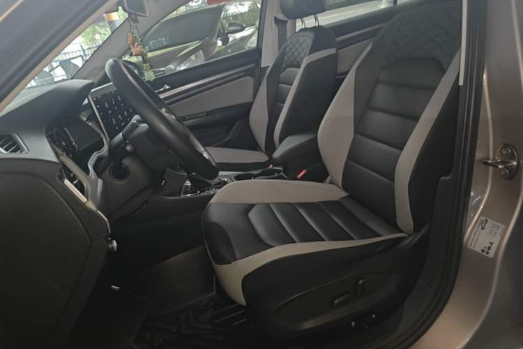 Used Volkswagen Bora 2023 300TSI DSG Prestige Edition Left Front Seat
