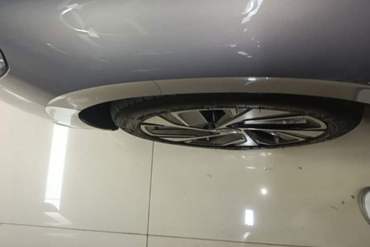 Used Volkswagen Bora 2023 280TSI DSG Prestige Edition Left Front Wheel Hub